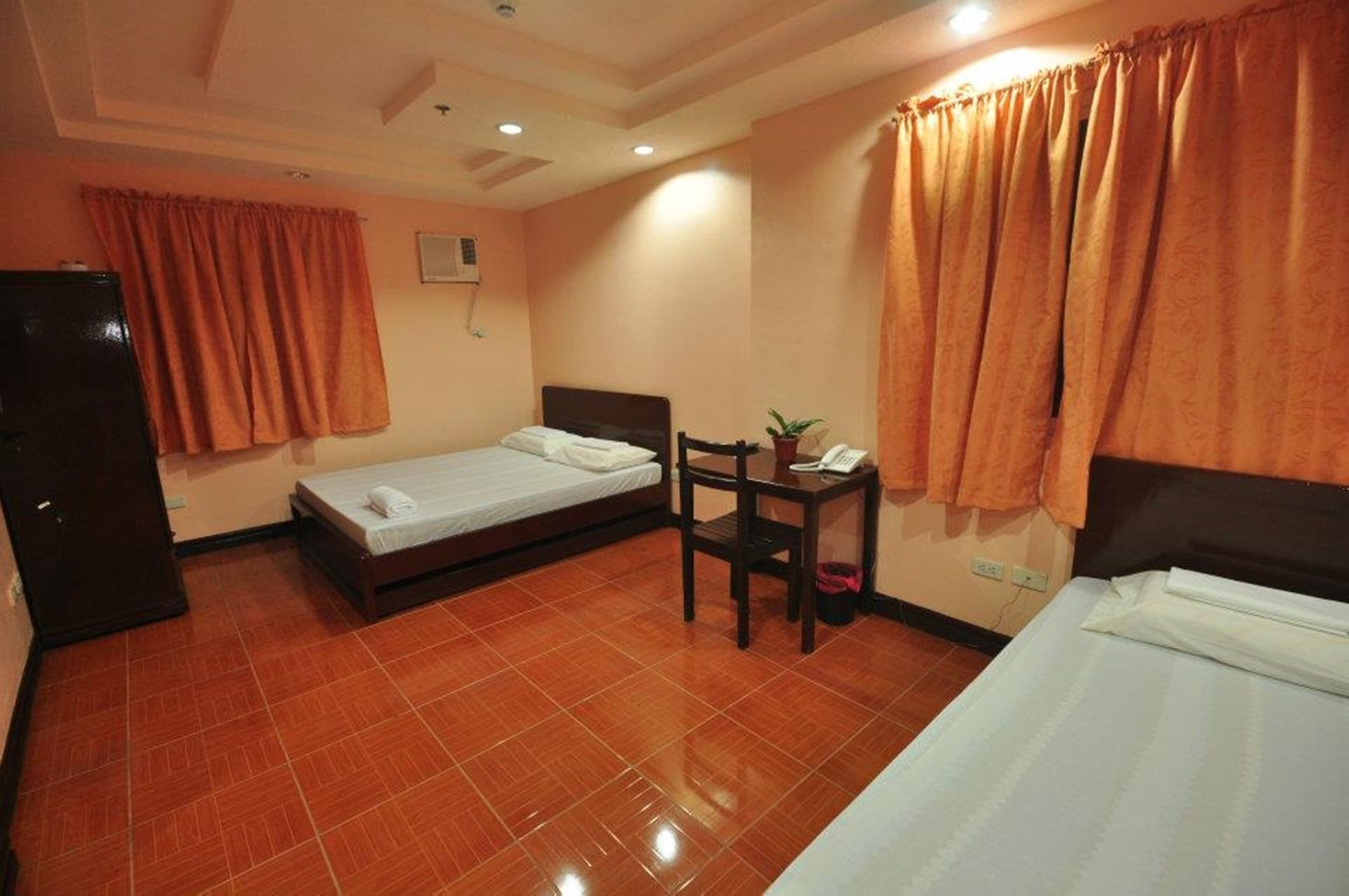 Rooms R Us - Voyagers Palace Puerto Princesa Exterior photo